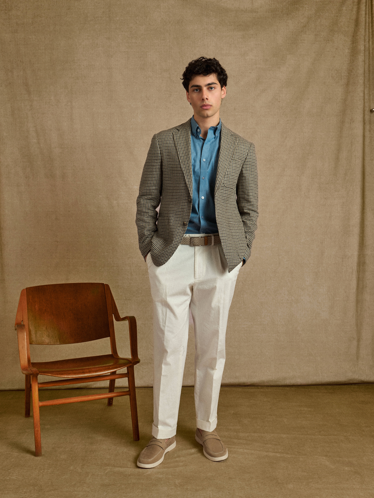 White Relaxed Pleated Trouser